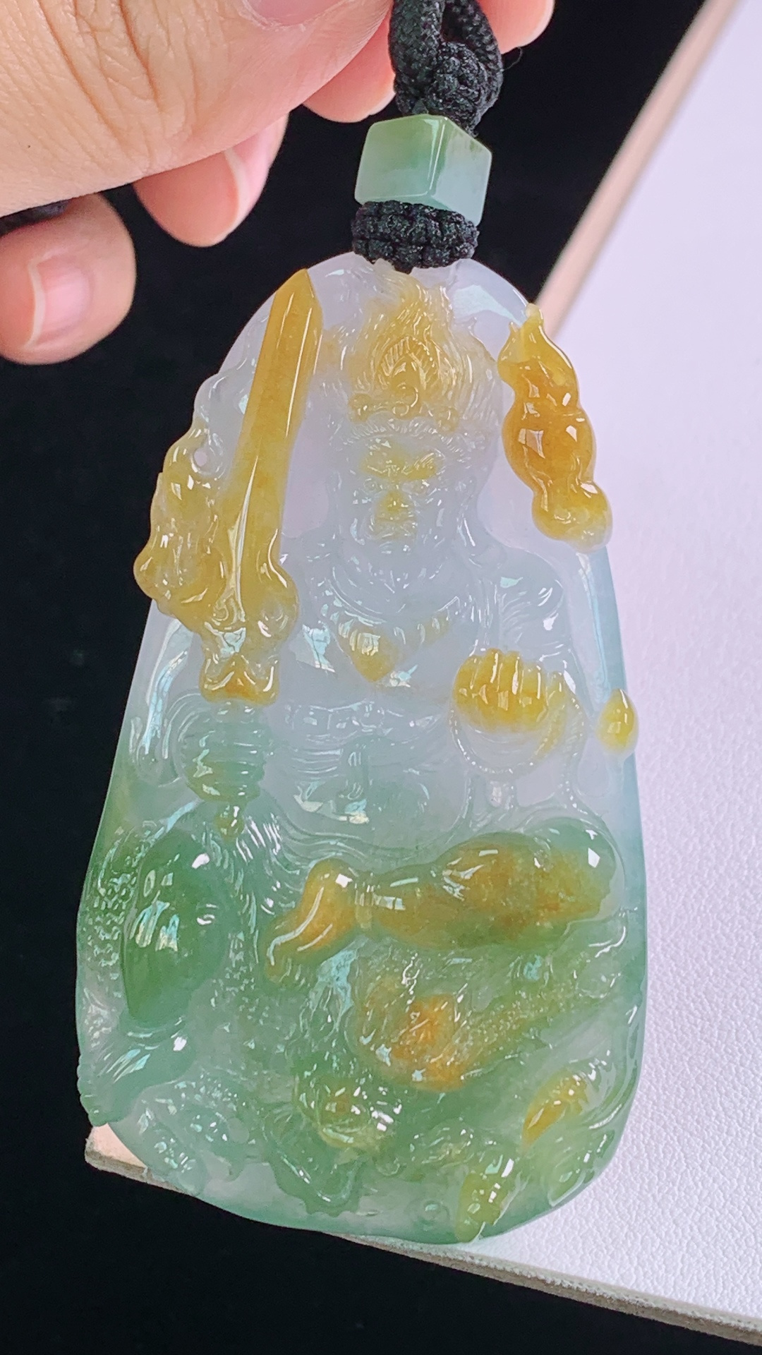 高品质三彩观音种水，色彩丰富，雕工精湛，无裂尺寸:71.3-42.0-11.8mm 7