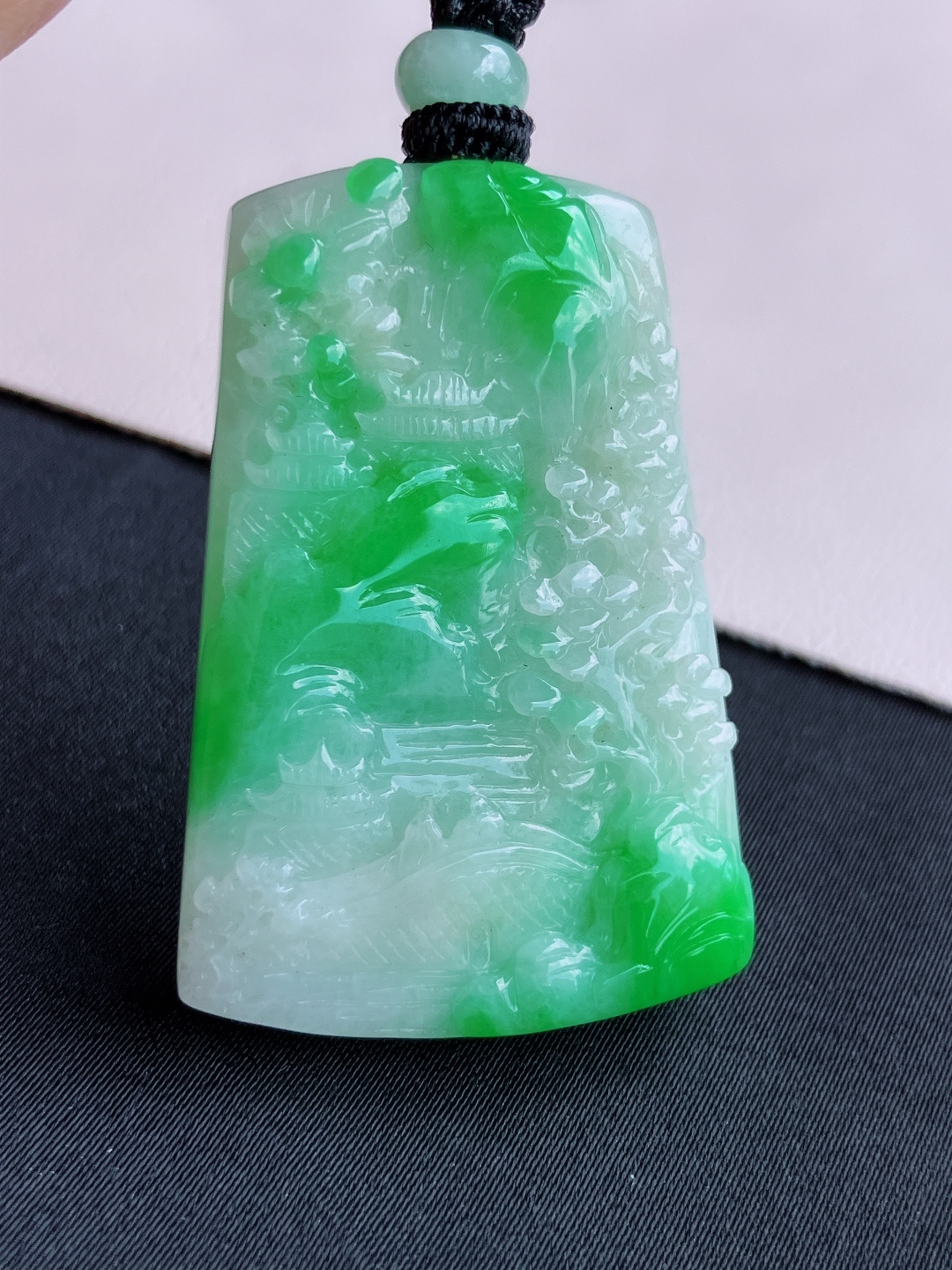翠绿山水牌，意境美，自然光实拍