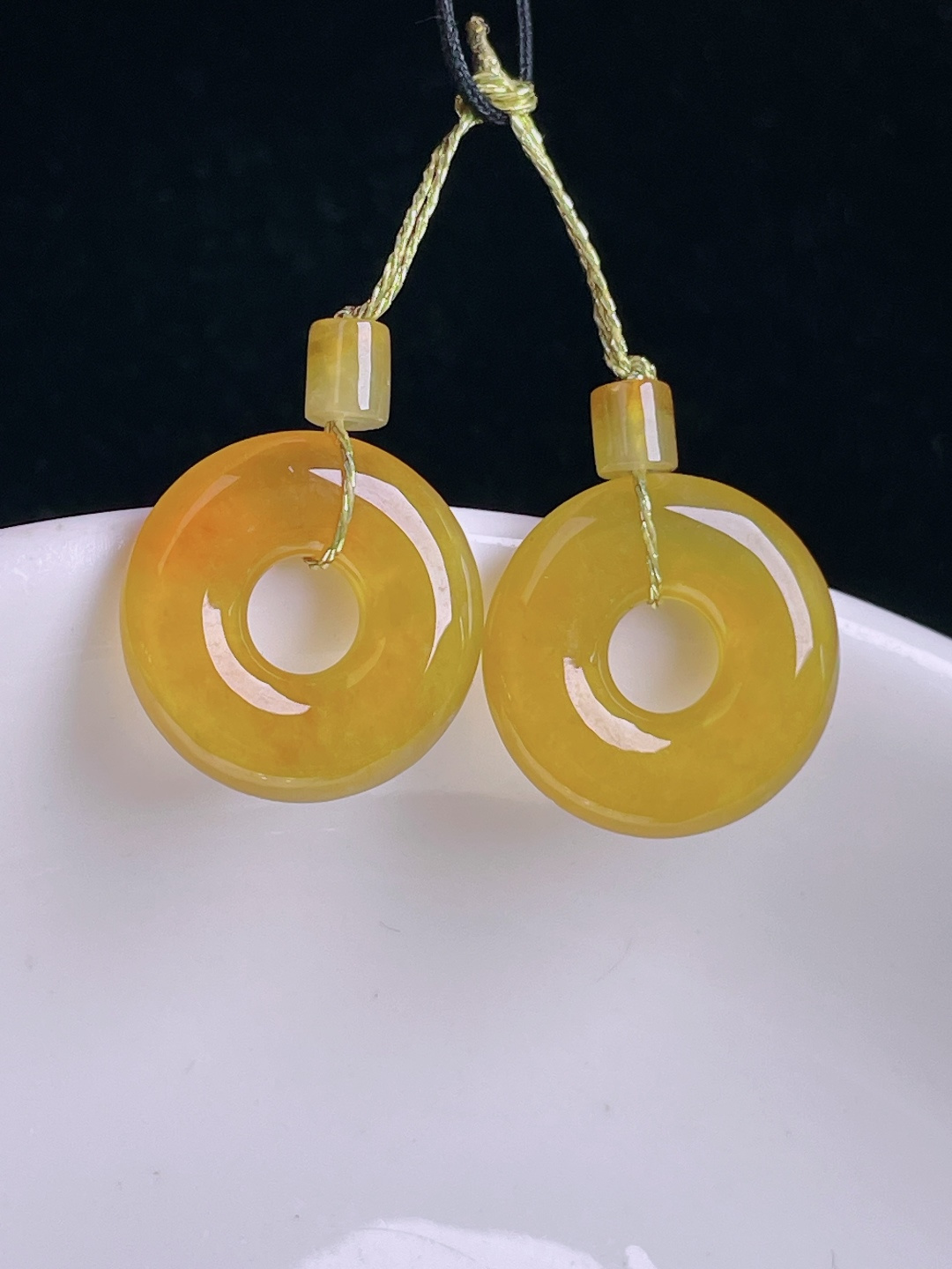 冰黄耳坠，老种起光，细底通透，尺寸：13/2.8mm0909