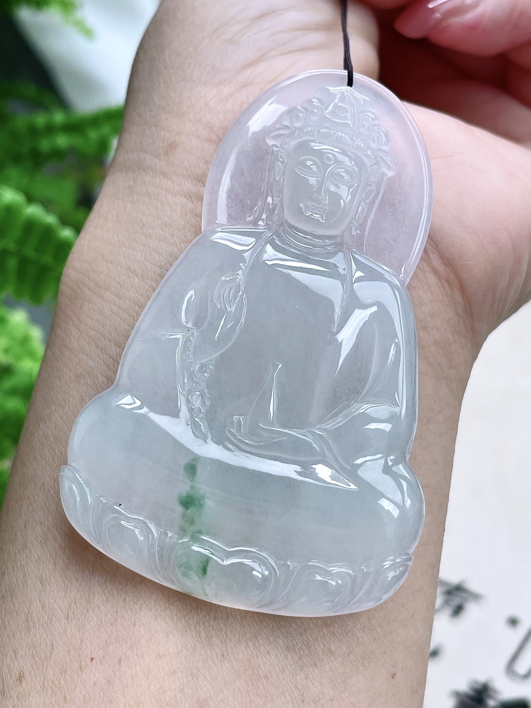 【裸石】糯冰飘花观音大素衣观音吊坠【说明】缅甸 无裂 性比高【尺寸】68.6-43-5.4【重量】31.3克