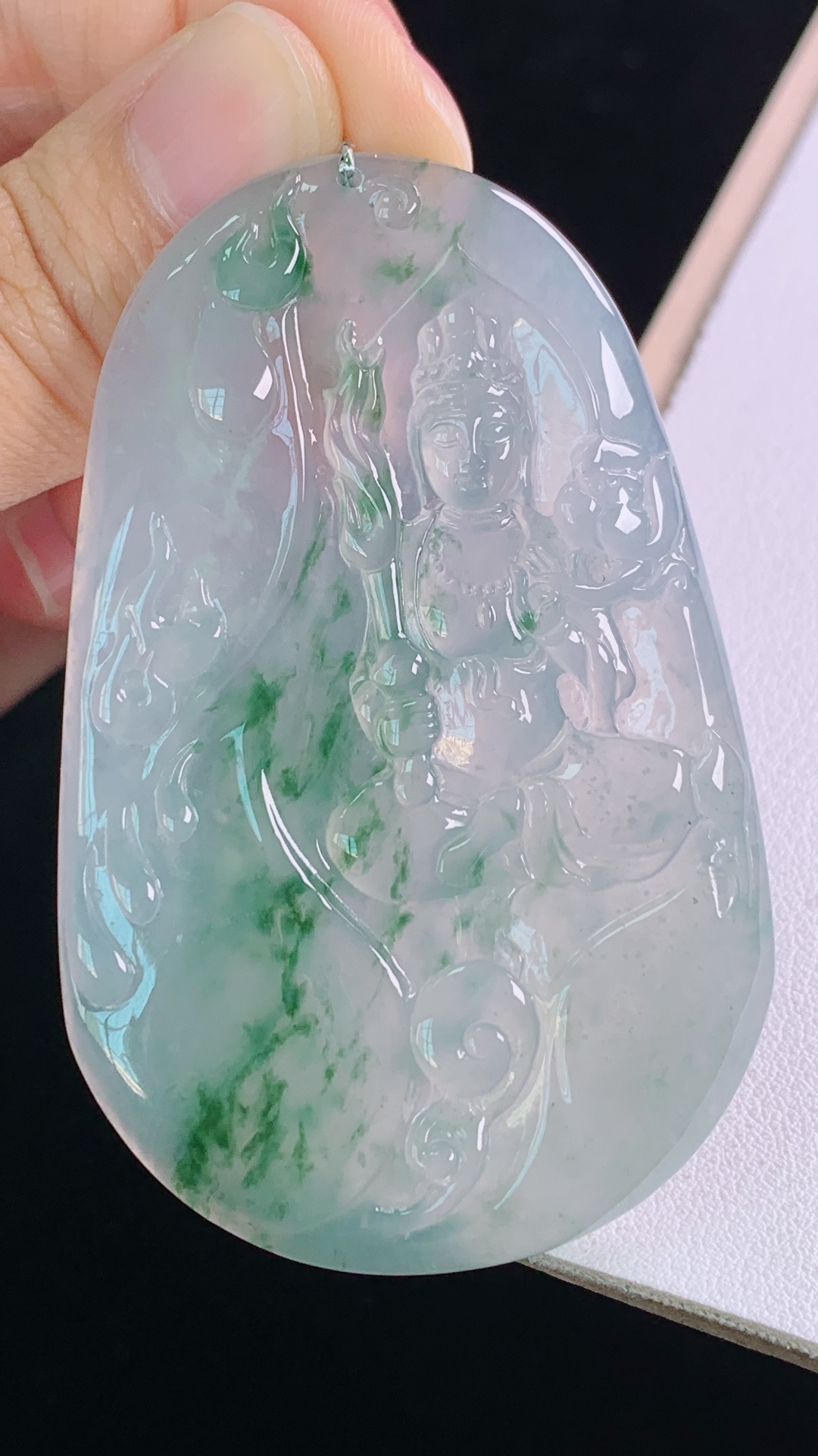 冰飘花虚空藏菩萨,花色灵动，清透起光，无裂,尺寸:65.1-41.6-5.5mm 7