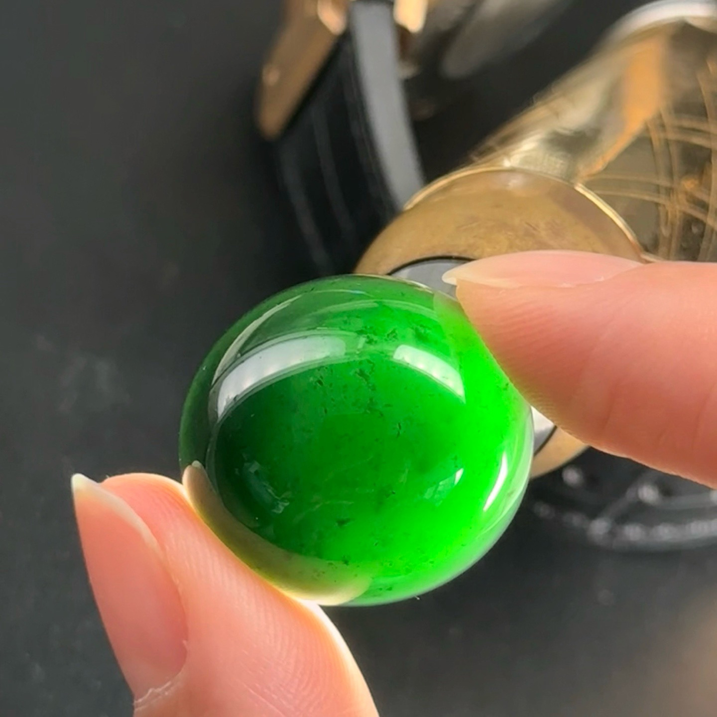 精品墨翠大蛋面 种好色正 黑度极好 打灯通透 油性十足 尺寸22.9
