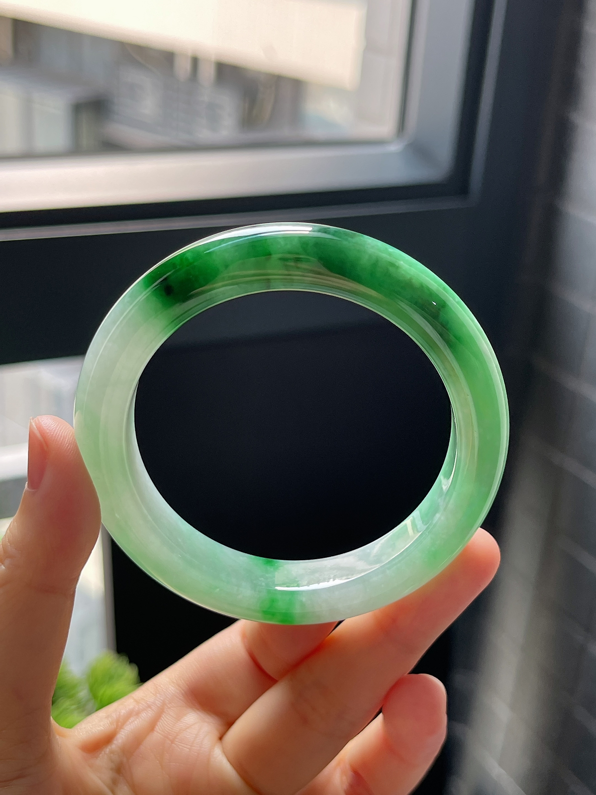 圈口53，冰糯种飘绿阳绿飘花翡翠正圈手镯9.10