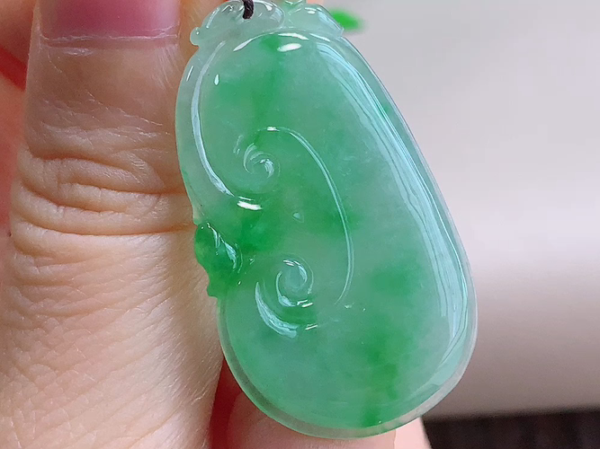 ️ 如意， 无裂，尺寸37.5-21.6-4.7mm，包A附证书