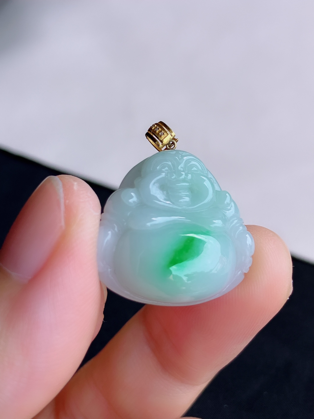 冰飘绿弥勒佛，细腻精致，自然光实拍