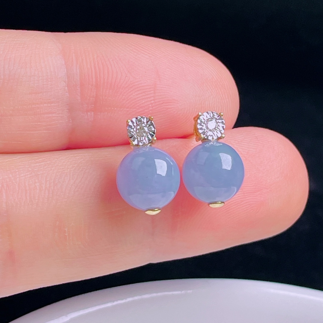 耳钉，18k镶嵌，老种起光，细底通透，尺寸：裸石8mm0909