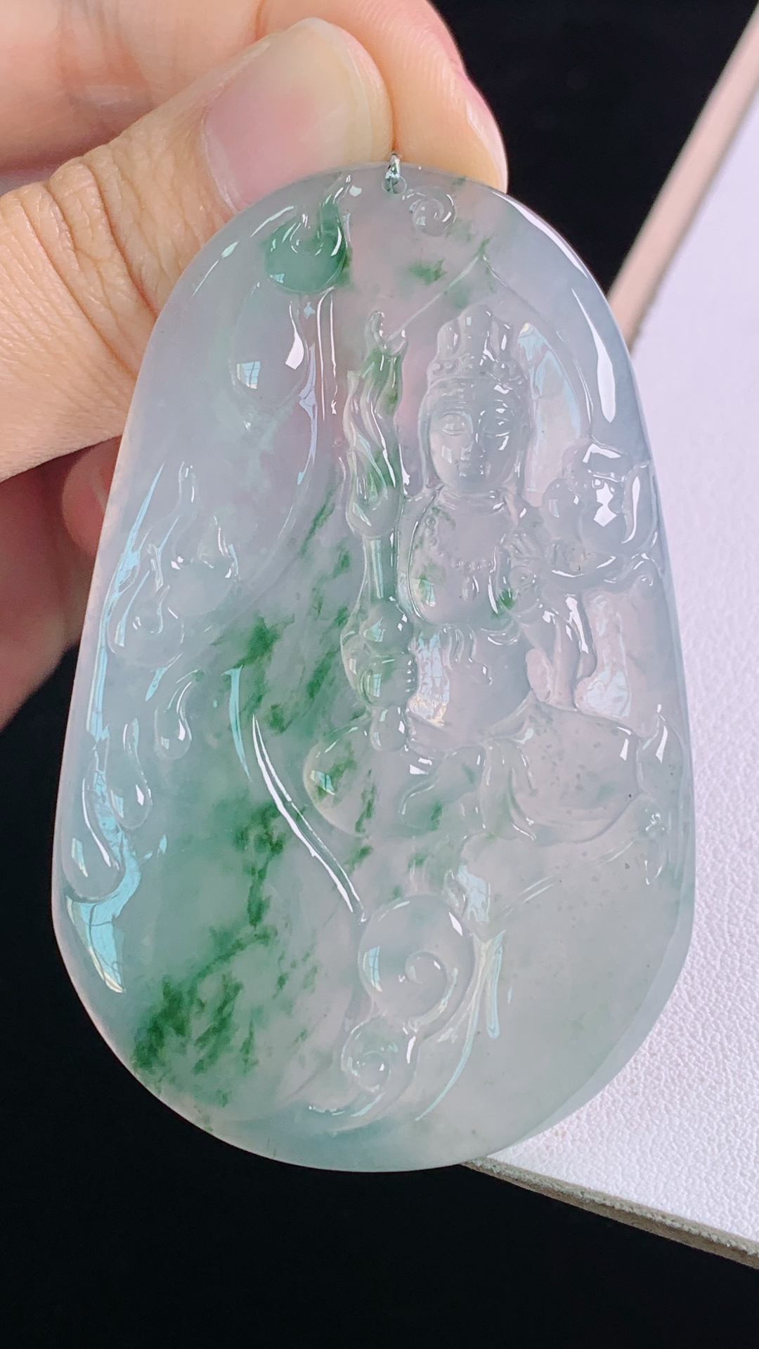 冰飘花虚空藏菩萨,花色灵动，清透起光，无裂,尺寸:65.1-41.6-5.5mm 7