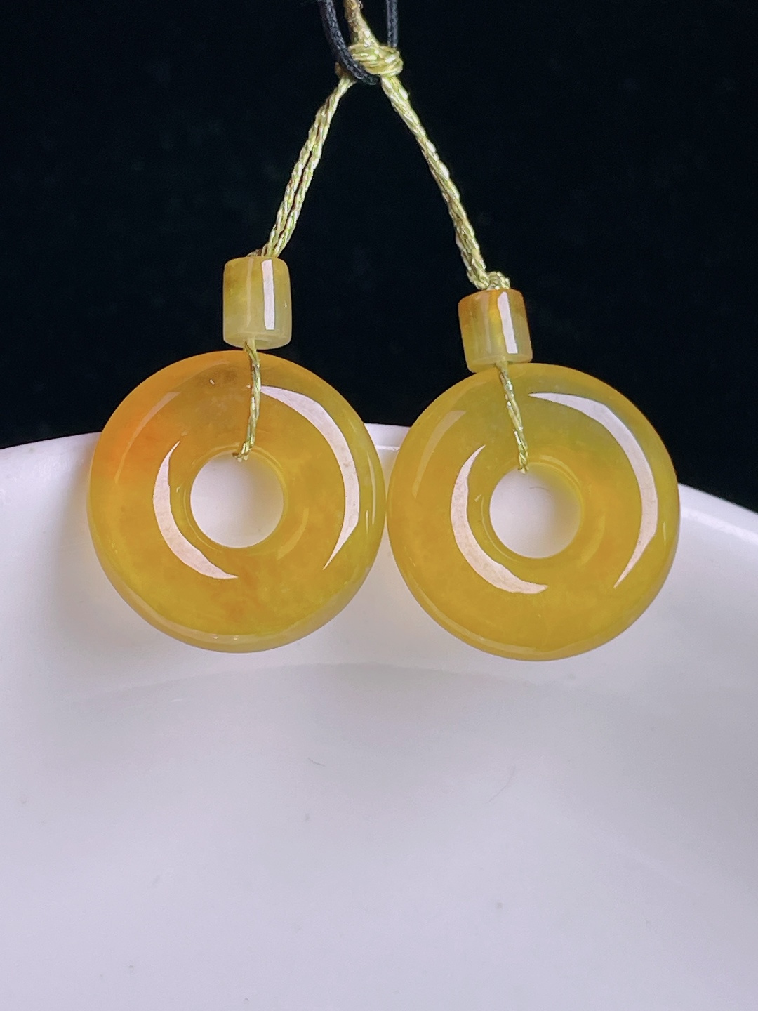 冰黄耳坠，老种起光，细底通透，尺寸：13/2.8mm0909