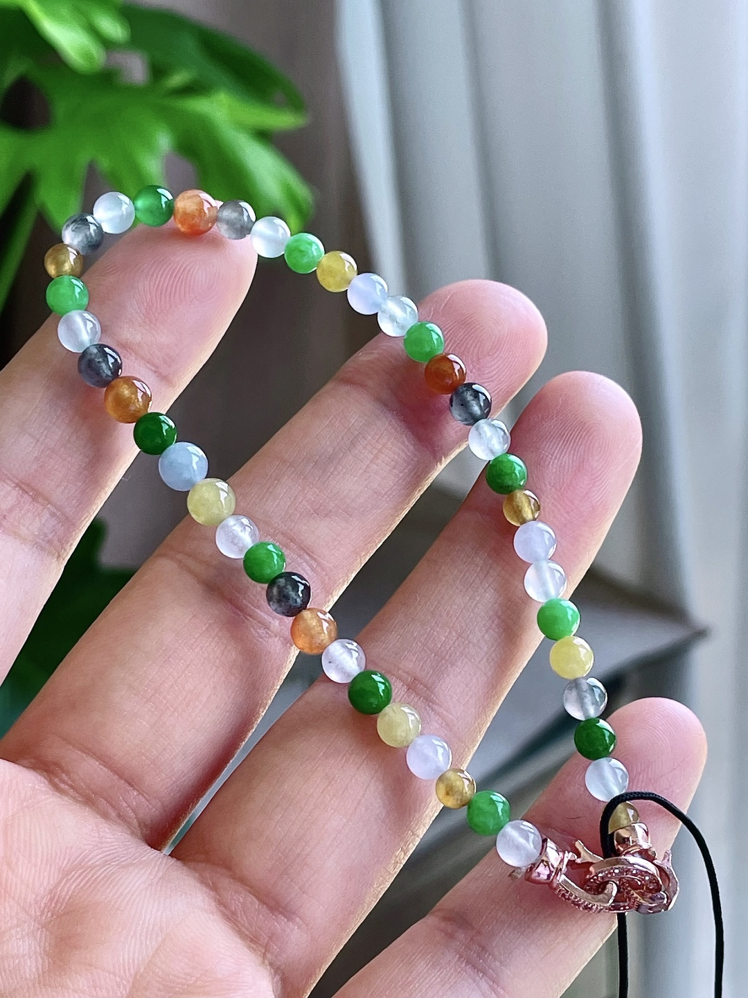 【珠子】冰多宝手串圆珠珠子手串【说明】性比高【尺寸】3.8-4.3mm【重量】7.8克