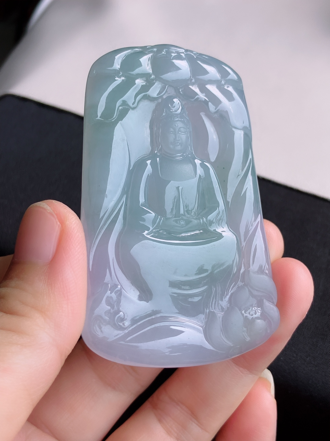底色观音，晶莹剔透，尺寸70.3/43.6/5.6/自然光实拍