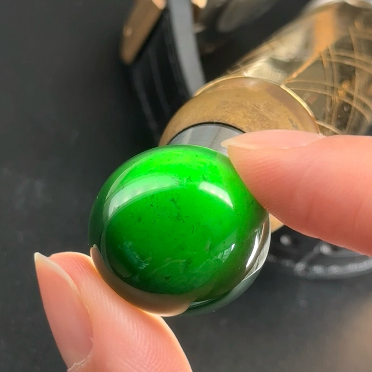 精品墨翠大蛋面 种好色正 黑度极好 打灯通透 油性十足 尺寸22.9