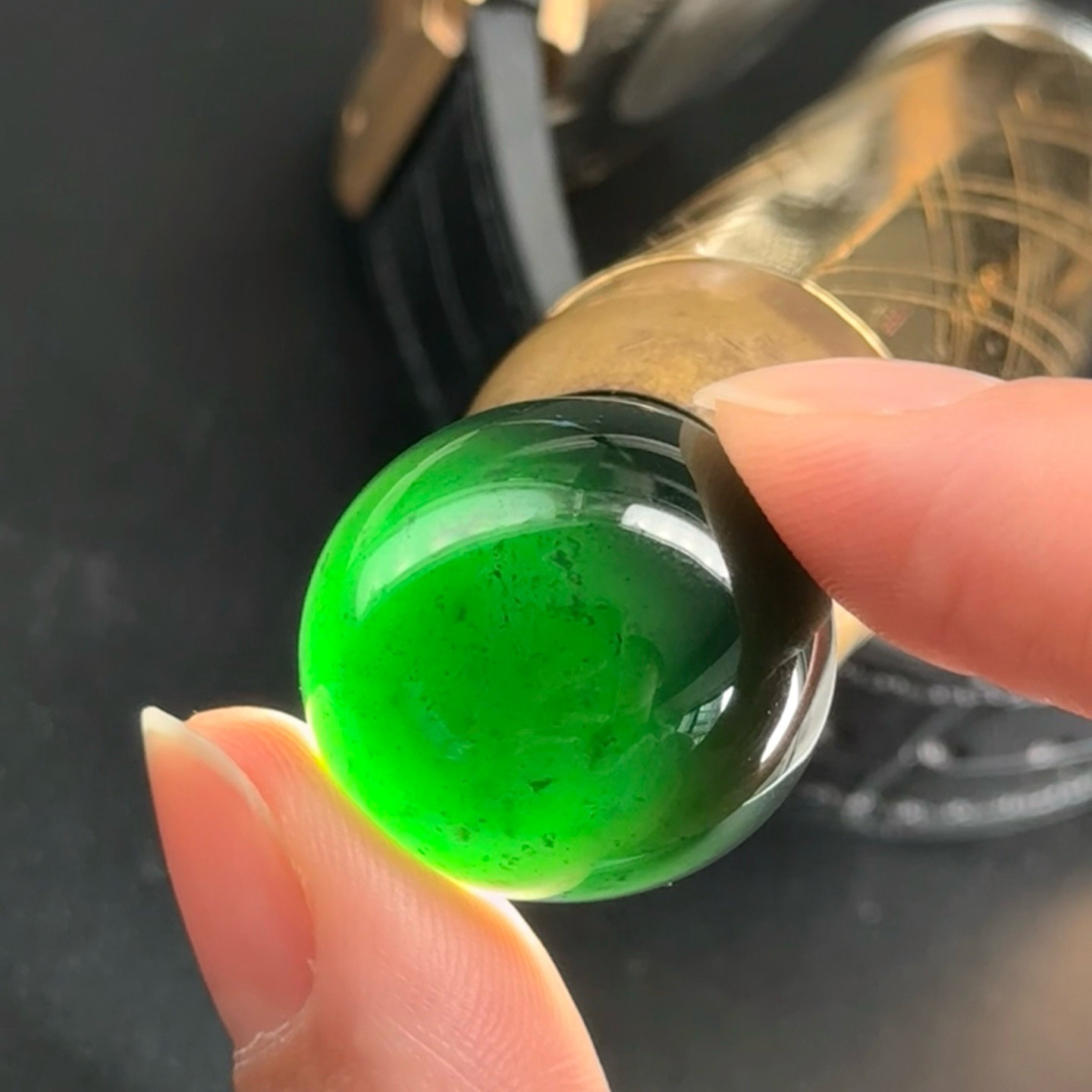 精品墨翠大蛋面 种好色正 黑度极好 打灯通透 油性十足 尺寸22.9