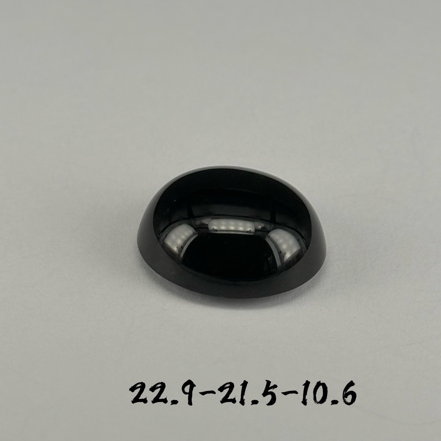 精品墨翠大蛋面 种好色正 黑度极好 打灯通透 油性十足 尺寸22.9