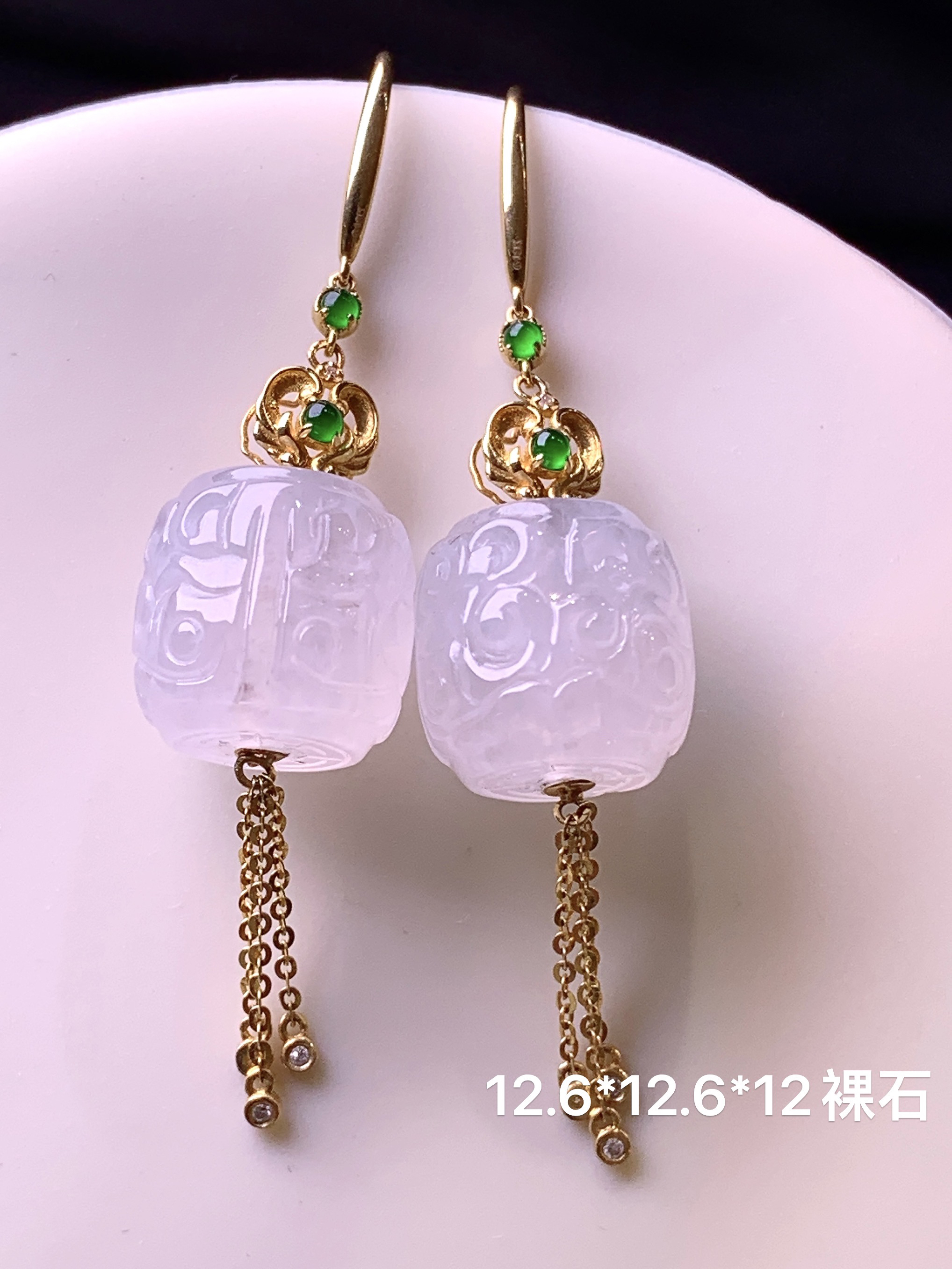 18k金镶嵌路路通耳坠 玉质细腻 色泽艳丽清新 水润亮眼 整体尺寸12.6*12 a8