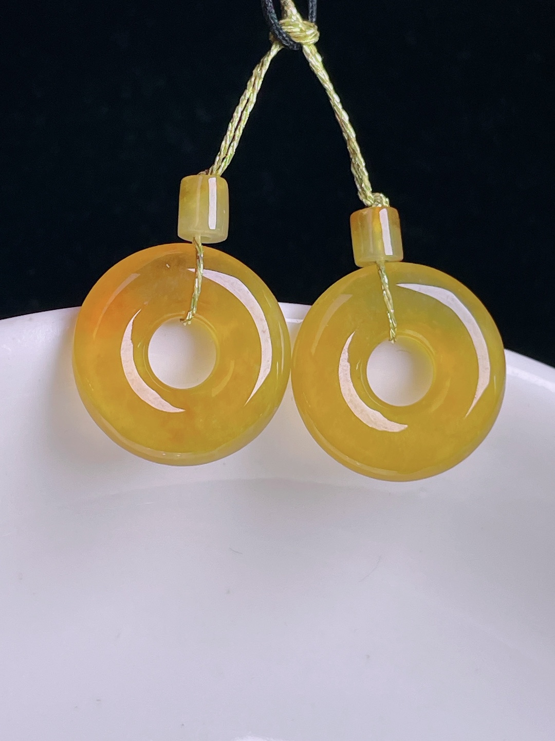 冰黄耳坠，老种起光，细底通透，尺寸：13/2.8mm0909