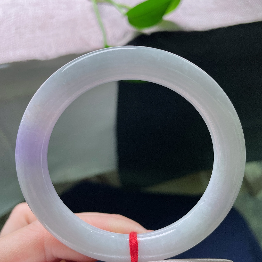 55.5/9.6，圆条，石纹，这份烟紫，朦胧梦幻，少了艳色的喧嚣，多了一份东方女子独有的含蓄柔情。ss57949a