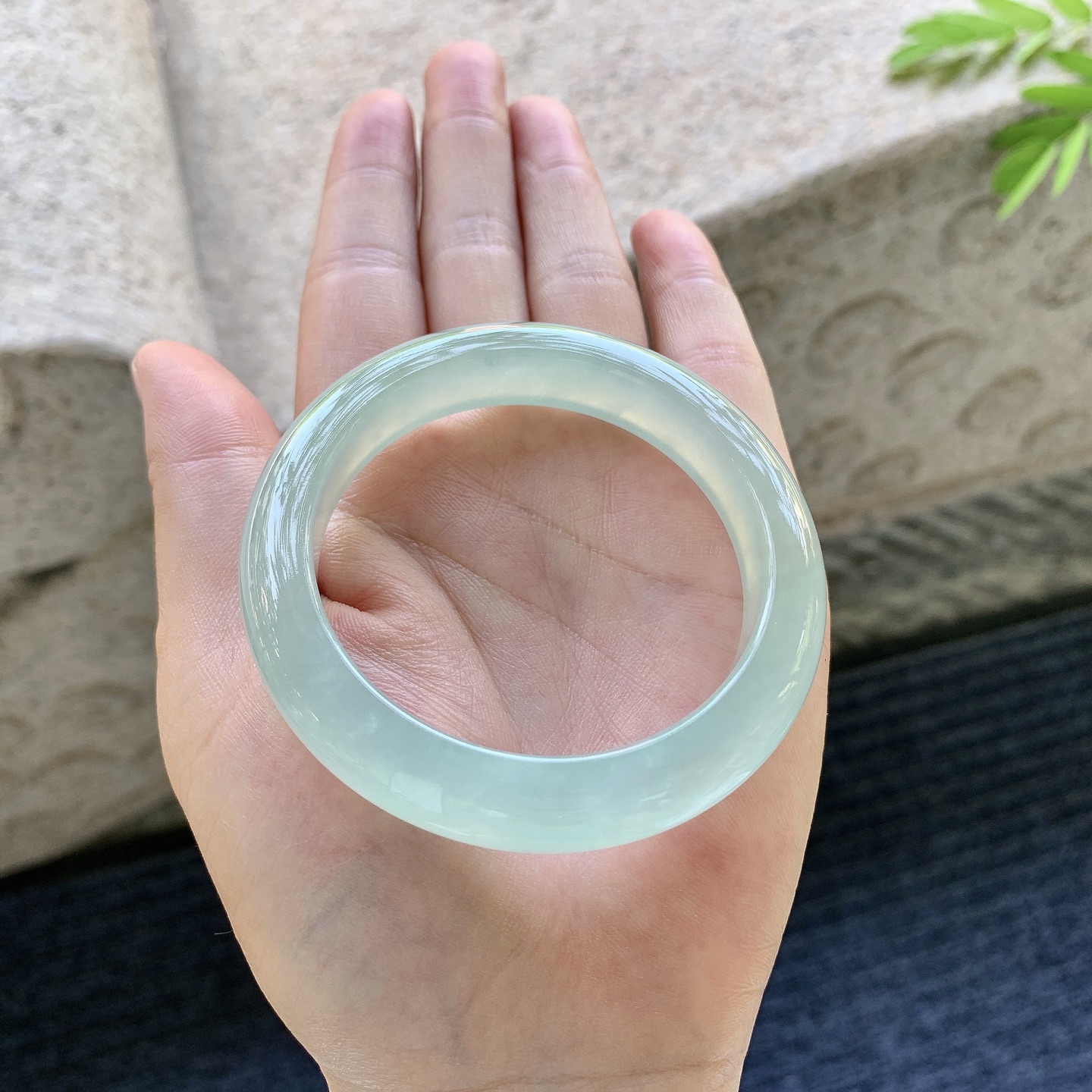 正圈51 52，冰晴绿，清透，水润，种老，细腻，有纹线