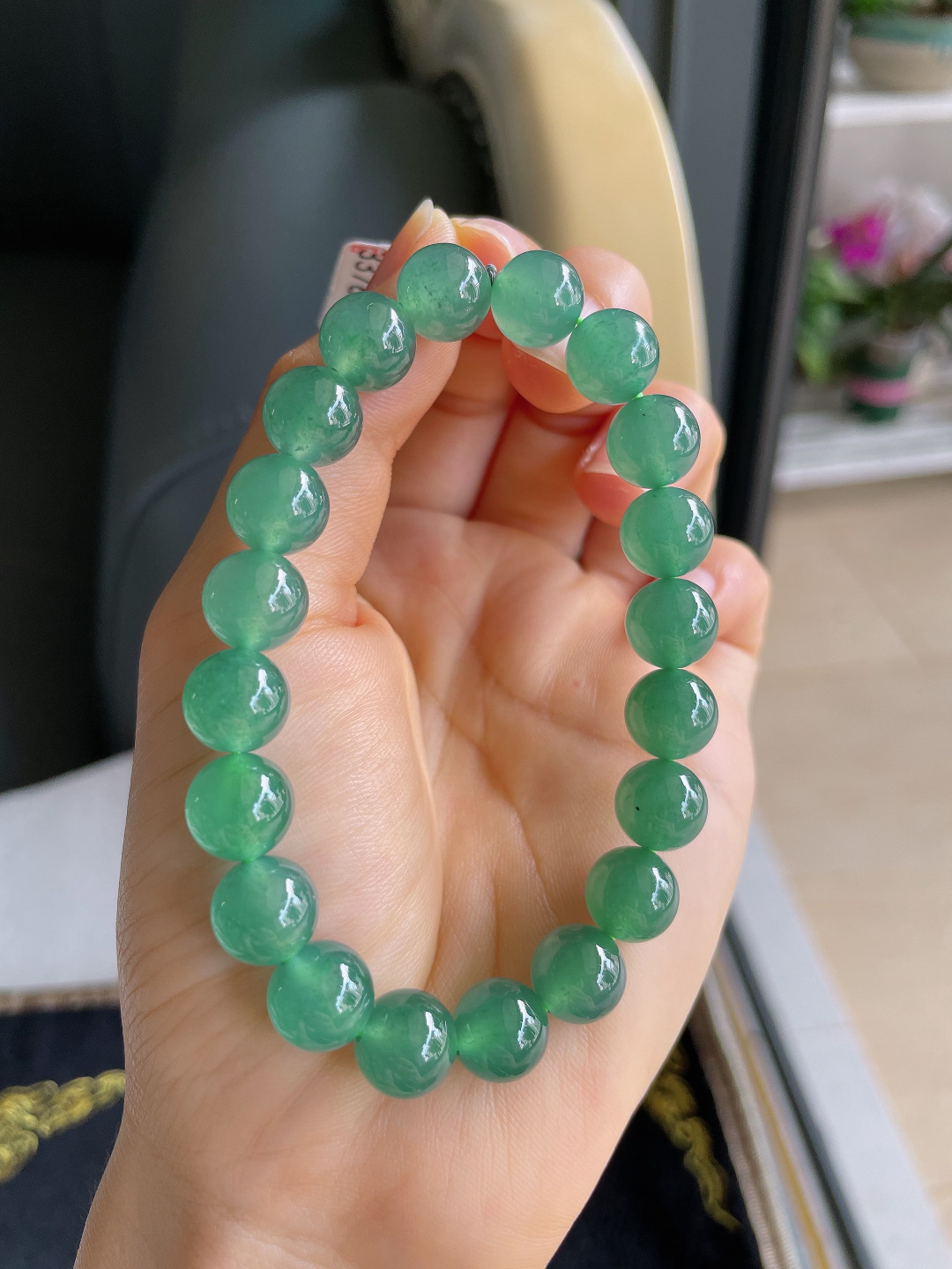 天然翡翠A货，冰满色手串，尺寸：9.8mm。【编3687】