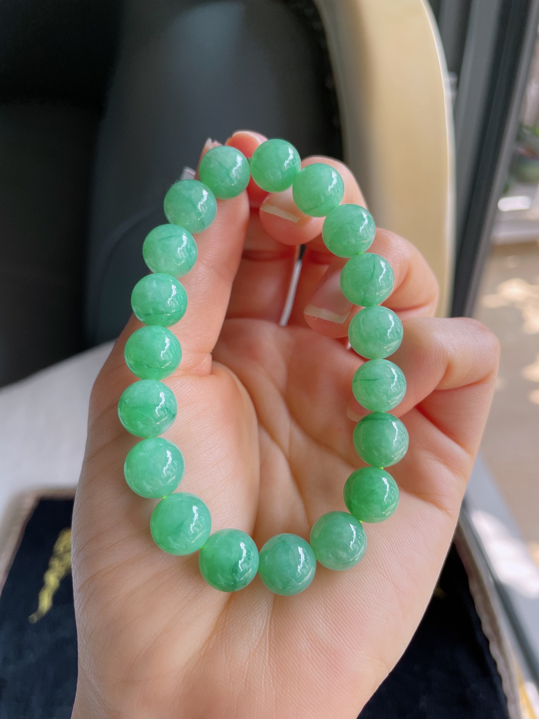 缅甸天然翡翠A货，冰满绿手链，尺寸：10mm。【编3810】