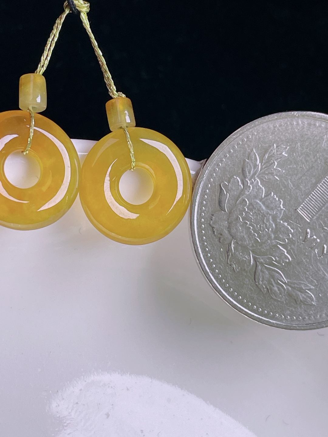 冰黄耳坠，老种起光，细底通透，尺寸：13/2.8mm0909