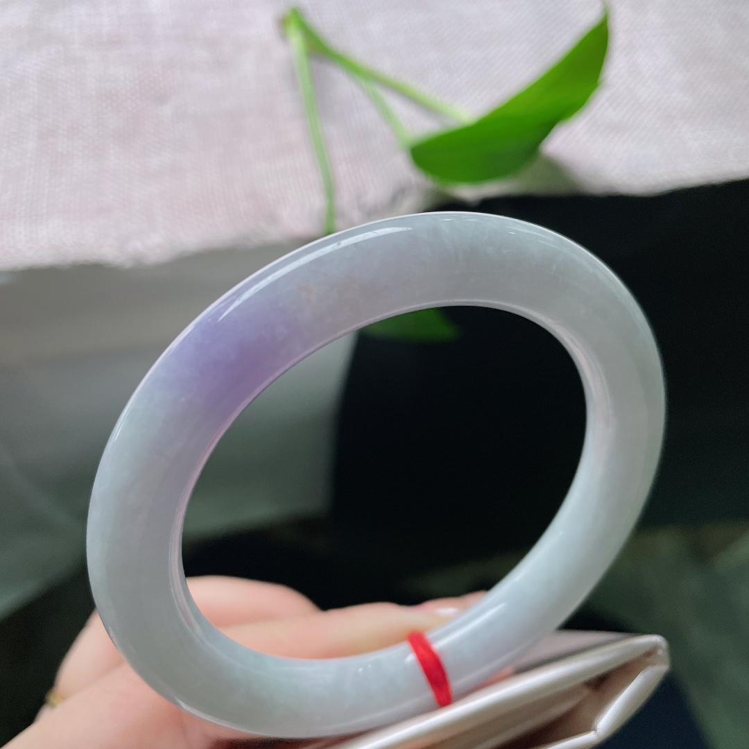 55.5/9.6，圆条，石纹，这份烟紫，朦胧梦幻，少了艳色的喧嚣，多了一份东方女子独有的含蓄柔情。ss57949a