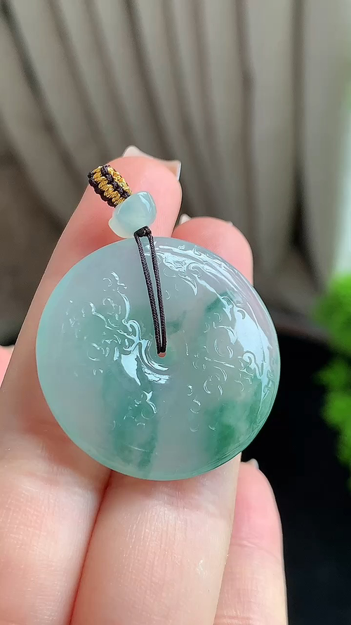 天然翡翠，冰飘花仿古扣，尺寸31-5 xj95