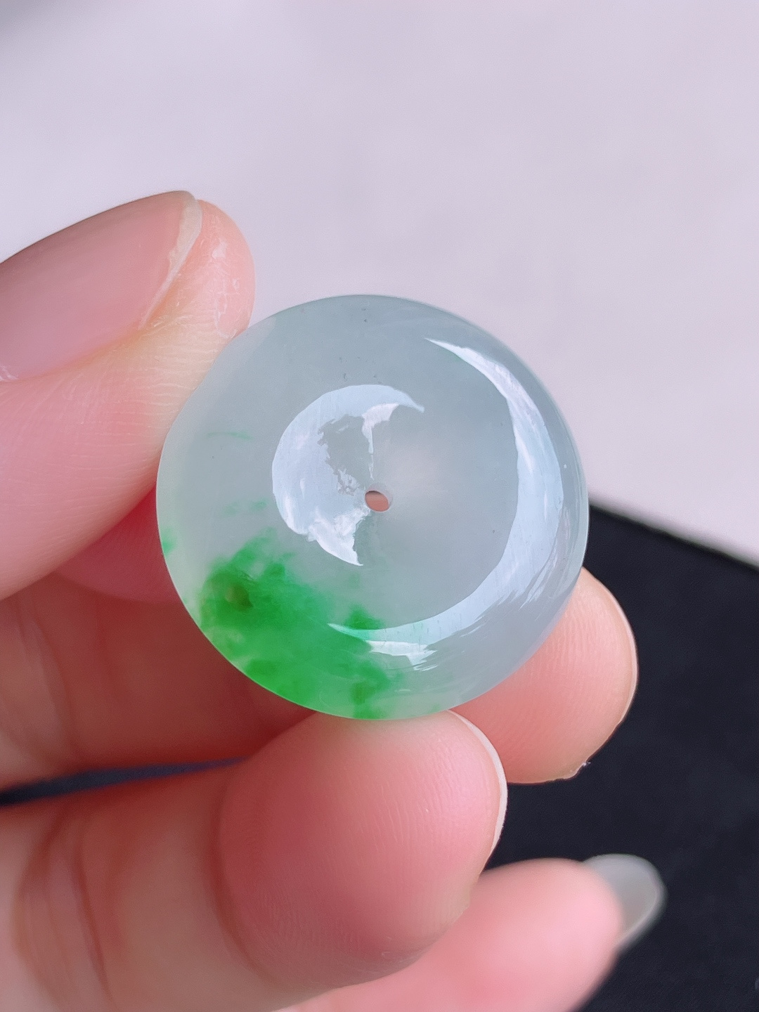 冰飘绿平安扣，晶莹剔透，花色清爽，尺寸25.6/5.8/自然光实拍