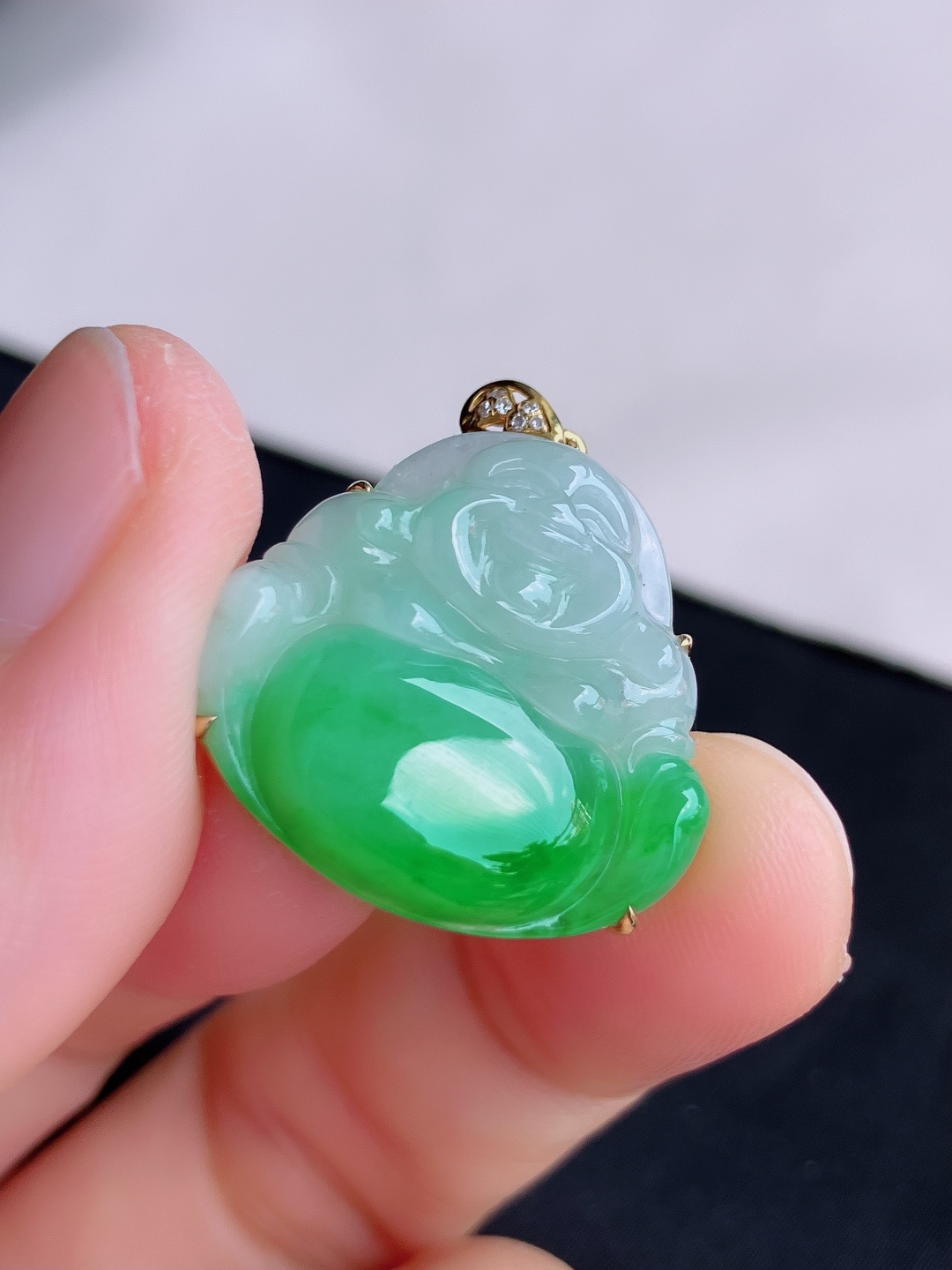 翠绿弥勒佛，色美清爽，尺寸23/21.6/6.8/自然光实拍