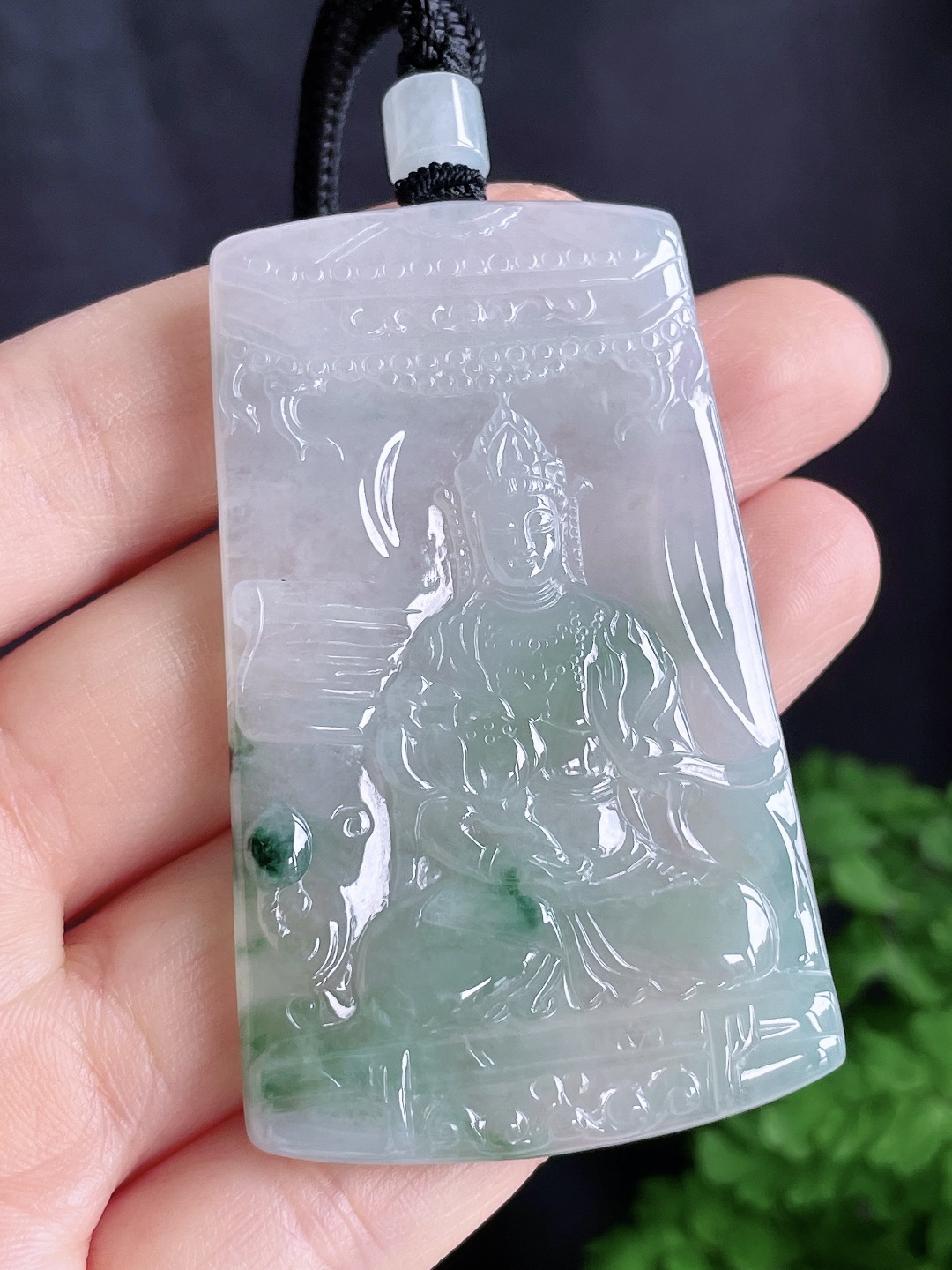 【裸石】冰飘花大势至菩萨持莲观音牌吊坠【说明】缅甸 无裂 性比高【尺寸】65.5-40.7-5.3【重量】38.4克