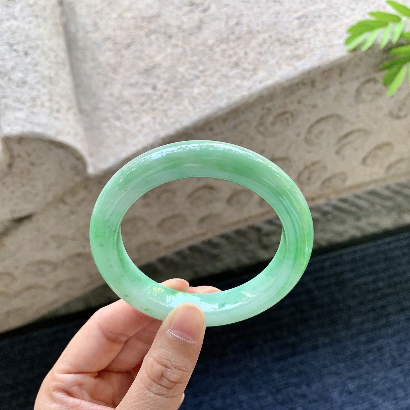 正圈55 56，阳绿，水润，种老，细腻，无裂