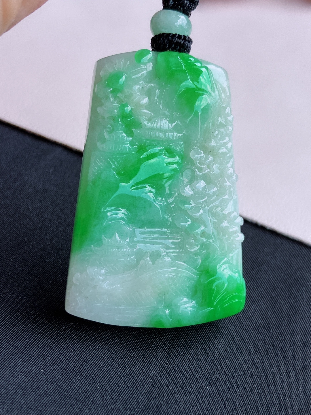 翠绿山水牌，意境美，自然光实拍