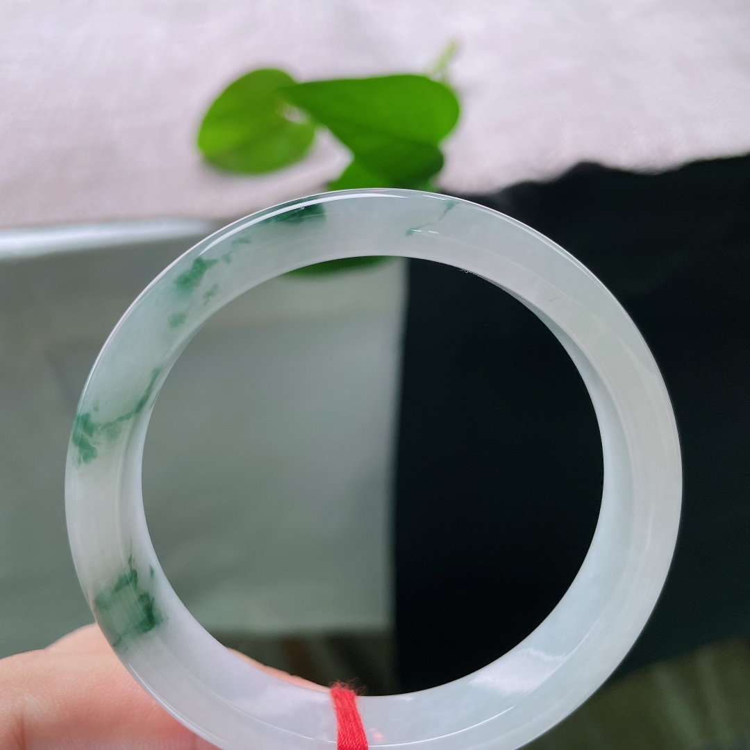 53.8/11.5/6.7，飘花正圈，一点晶体，一抹浓艳飘花肆意晕染，似墨染青山，流淌写意山水意境。ss58511a