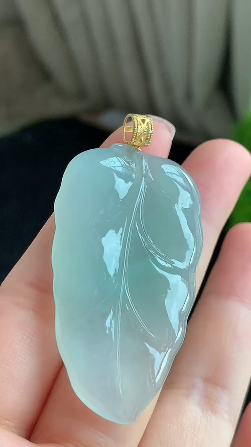 天然翡翠，冰晴树叶18k金 ww95