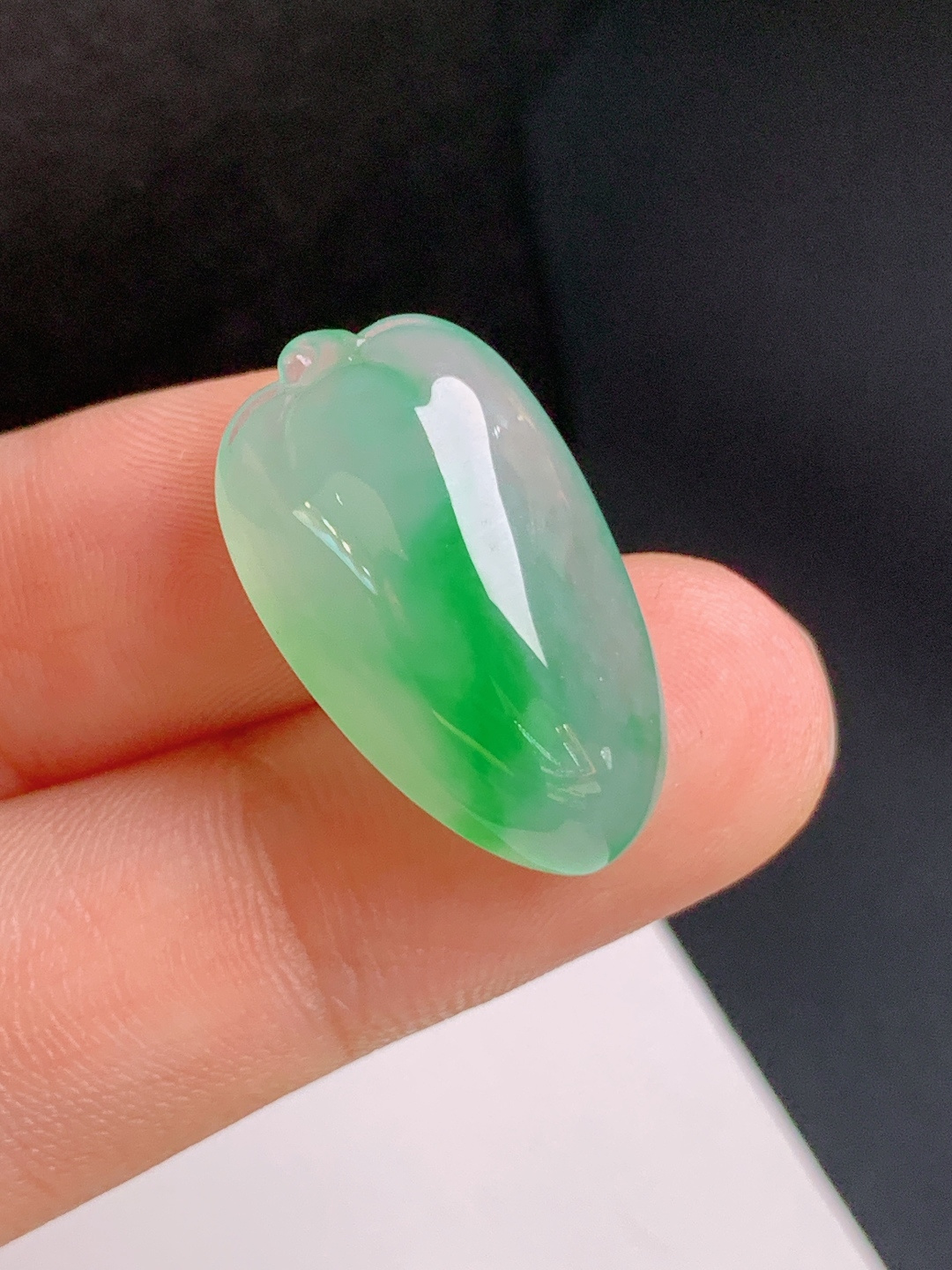 冰飘绿福瓜，翠色灵动，水头饱满，福气满满
