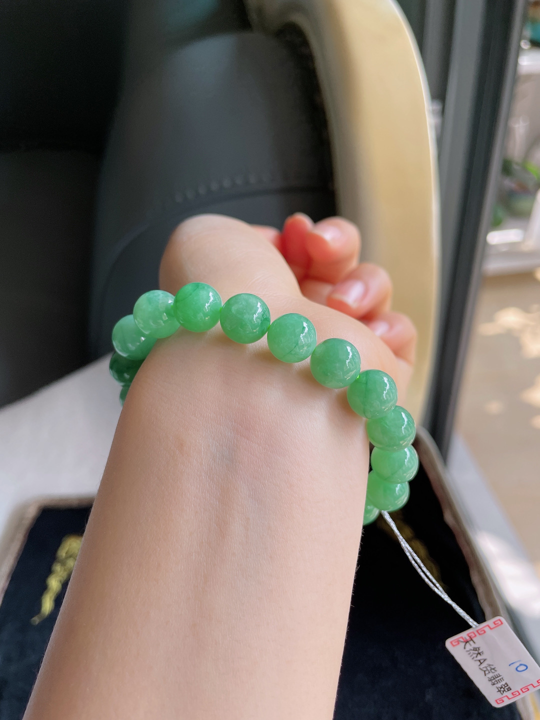 缅甸天然翡翠A货，冰满绿手链，尺寸：10mm。【编3810】