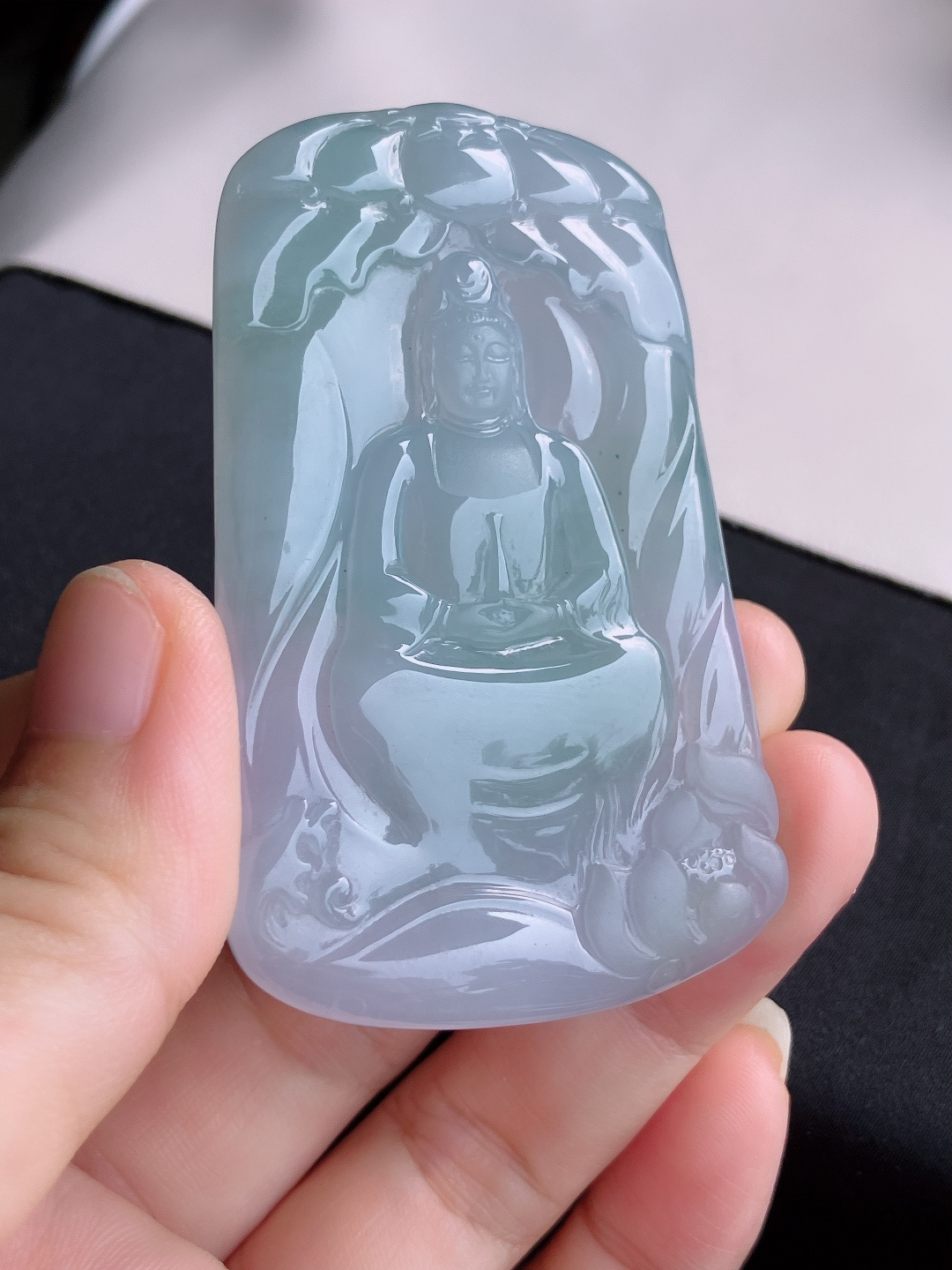 底色观音，晶莹剔透，尺寸70.3/43.6/5.6/自然光实拍