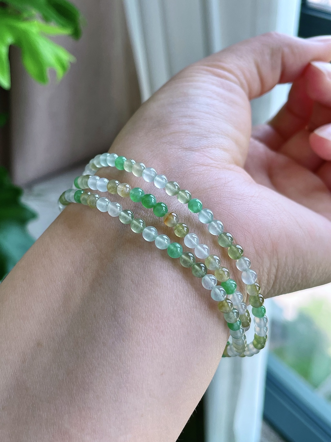 【珠子】冰多宝珠链圆珠珠子珠链【说明】缅料 性比高 【尺寸】3.9mm 31cm【重量】17.6克