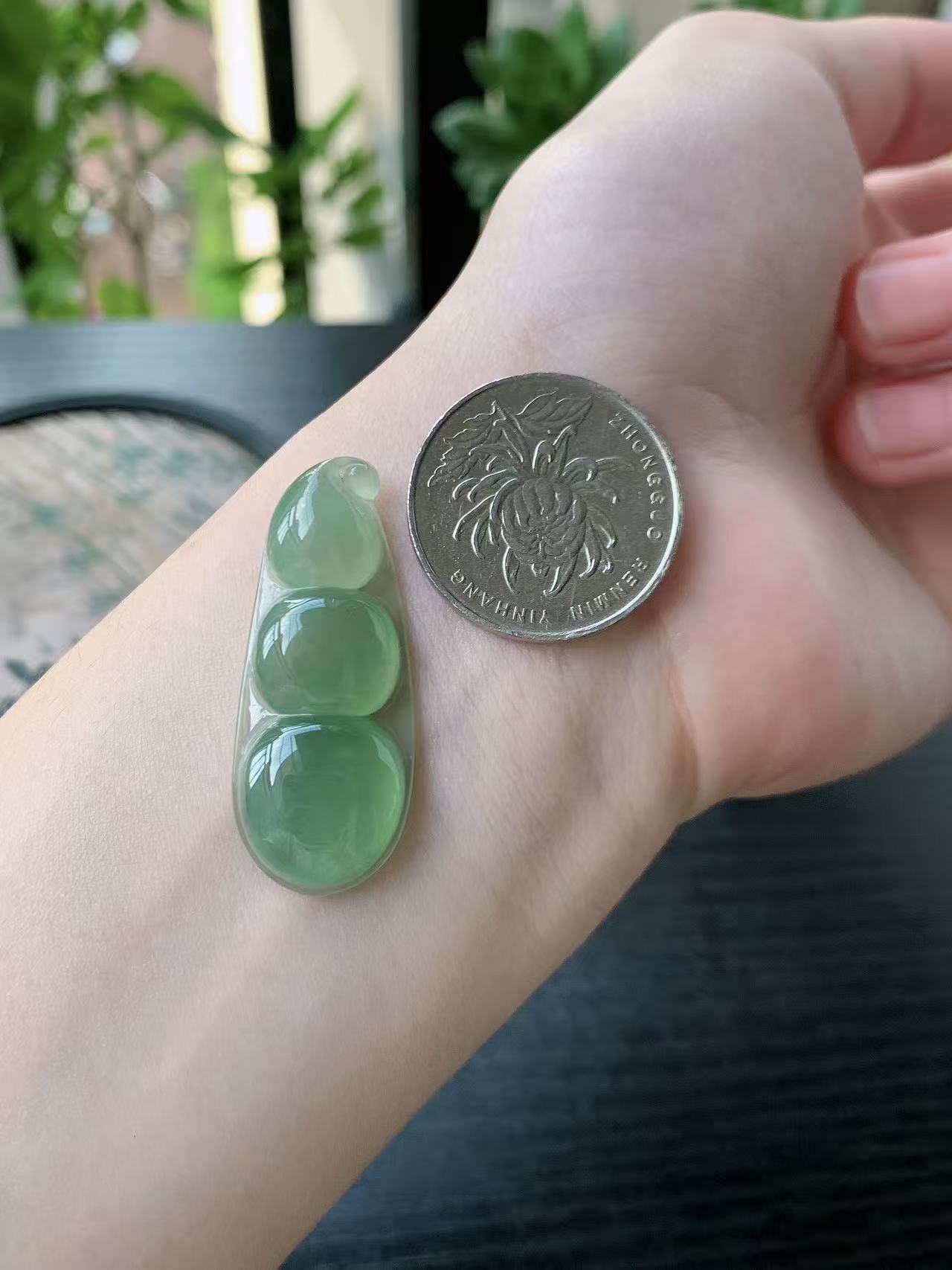 老坑冰种胶感满色福豆吊坠