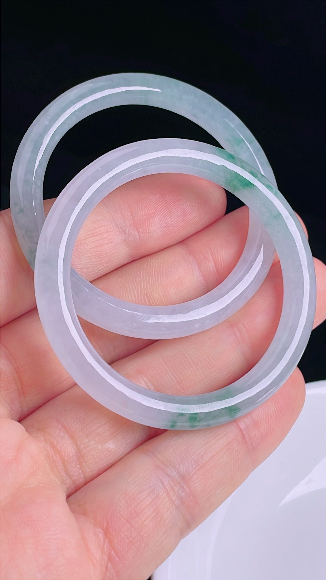 飘花平安环，老种起光，细底通透，尺寸：53.6/6内径41.6mm0910
