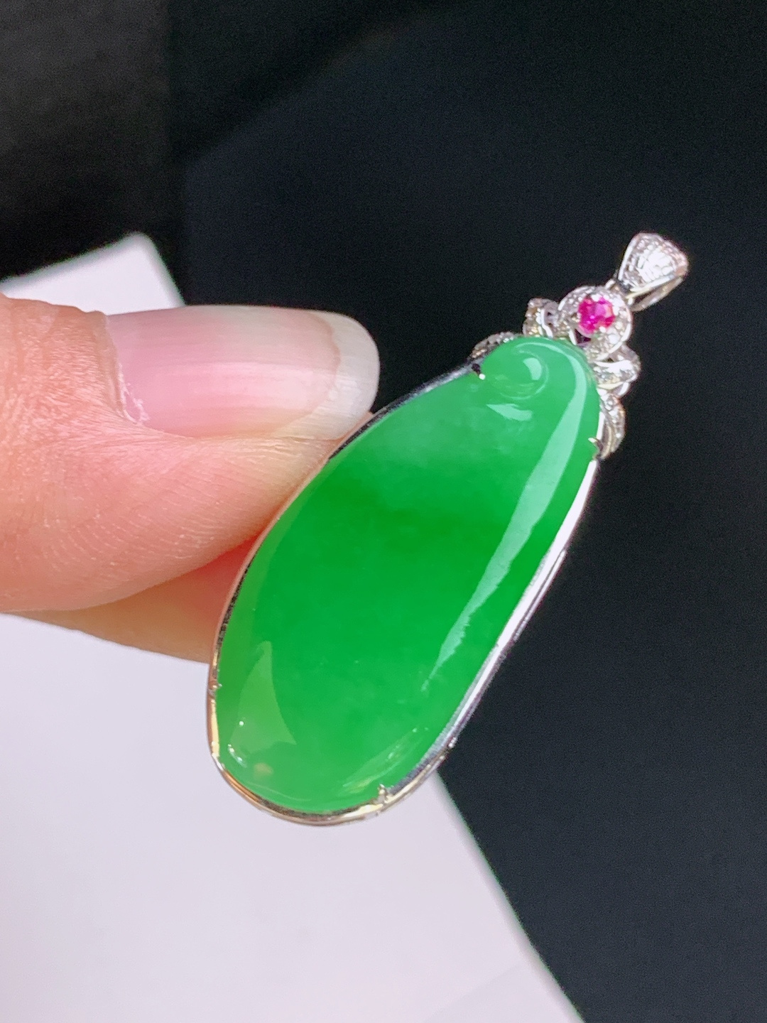️ 正阳绿福瓜吊坠，色浓水润，雕工饱满，端庄显贵