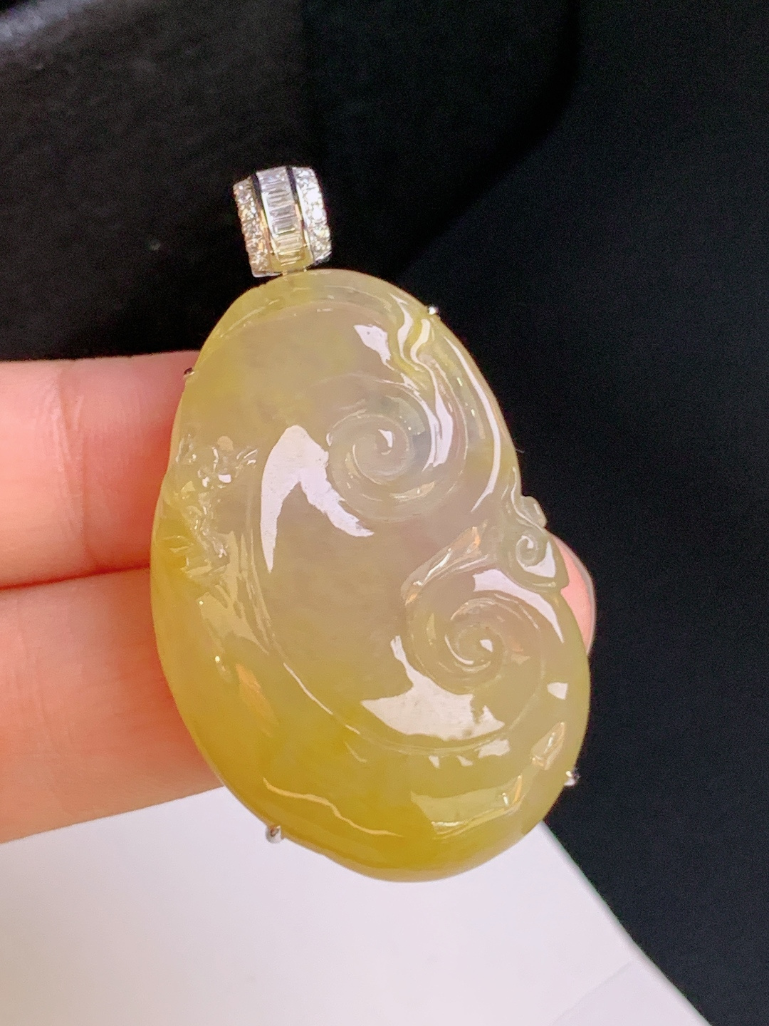 ️ 黄翡如意吊坠，温润起胶，色泽明艳，饱满圆润，吉祥如意 68