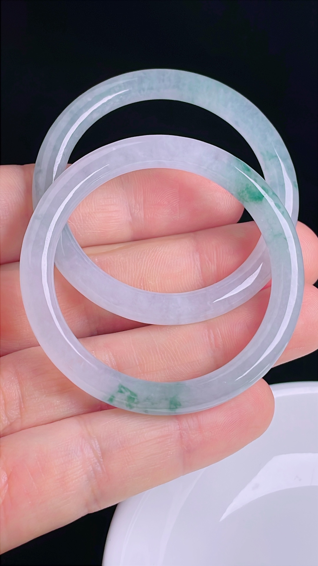 飘花平安环，老种起光，细底通透，尺寸：53.6/6内径41.6mm0910