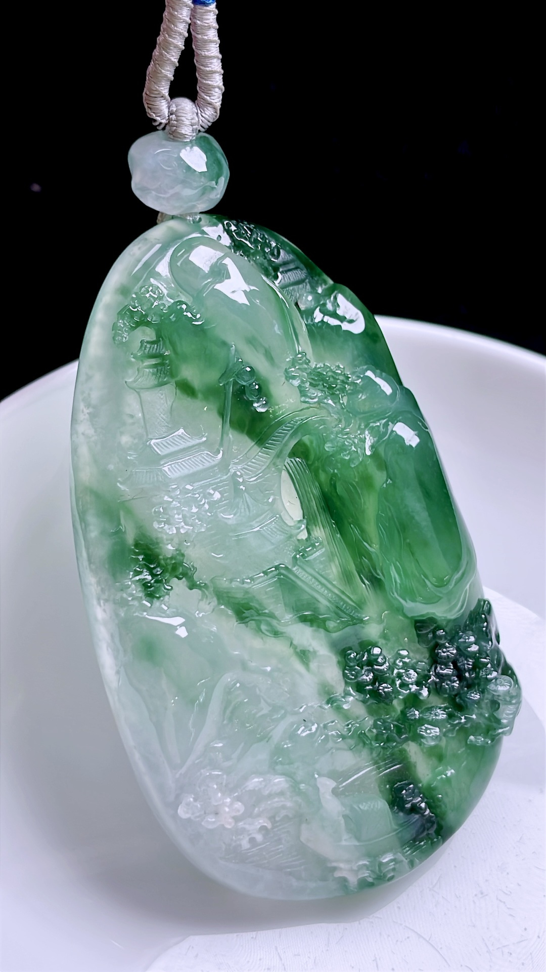 冰种飘花山水牌 飘花灵动，种老起胶 尺寸：67.7/42.7/9.9