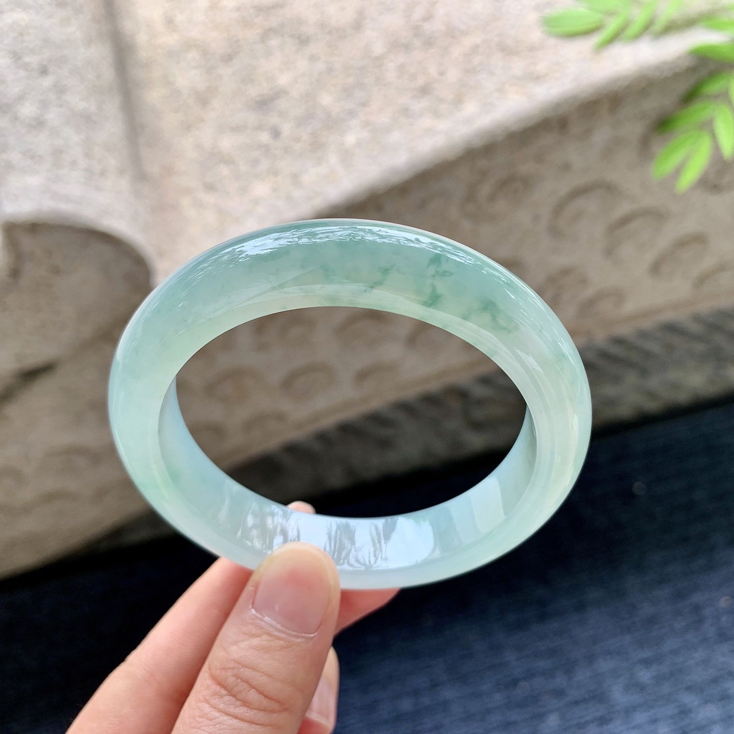 正圈56 57，冰糯晴绿飘花，水润，种老，细腻，无裂