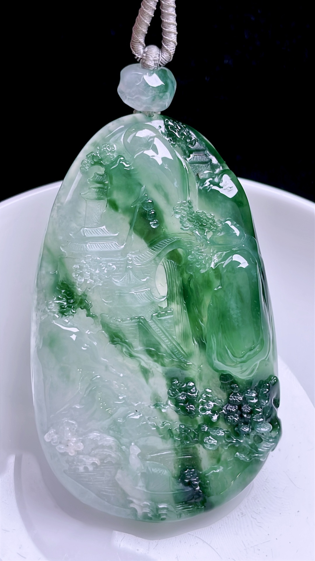 冰种飘花山水牌 飘花灵动，种老起胶 尺寸：67.7/42.7/9.9