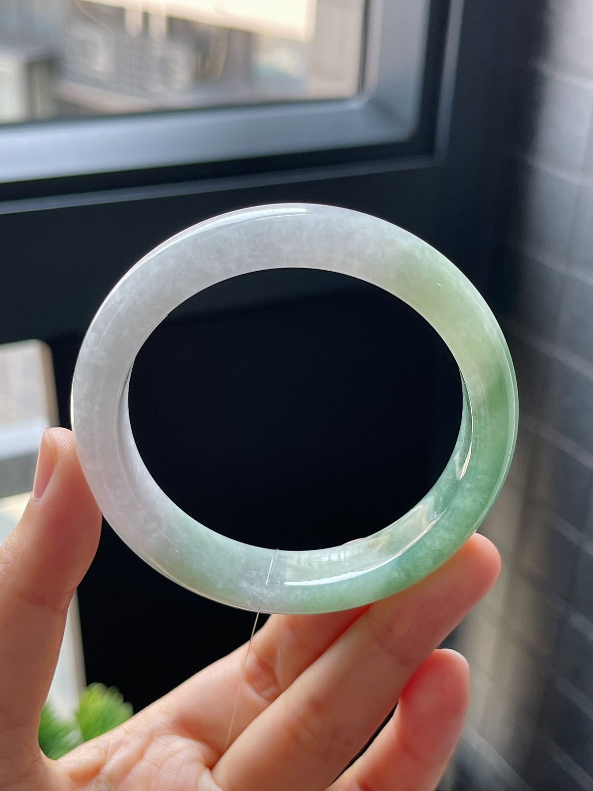 正圈55.2圈口，翡翠糯化种飘绿手镯