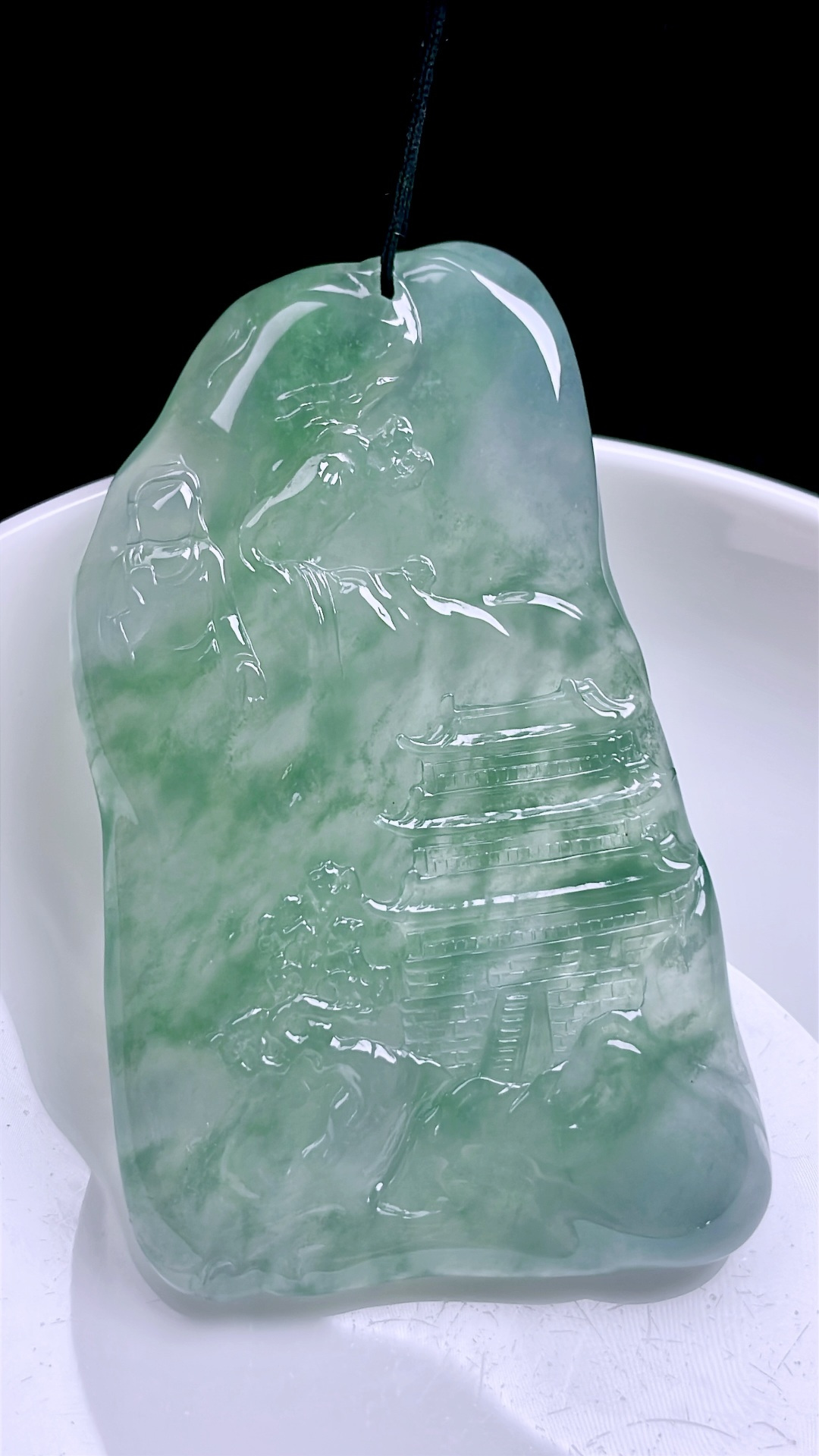 冰种飘花山水牌 飘花灵动，种老起胶 尺寸：66.5/40/6.8