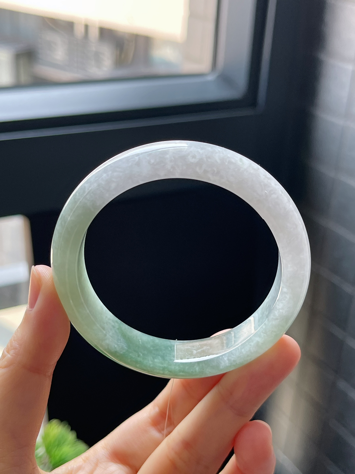 正圈53圈口，翡翠糯化种飘绿手镯