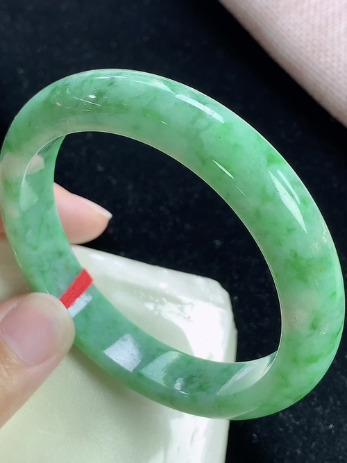 飘绿正圈手镯，尺寸57.9-12-8.4mm，j10jt08