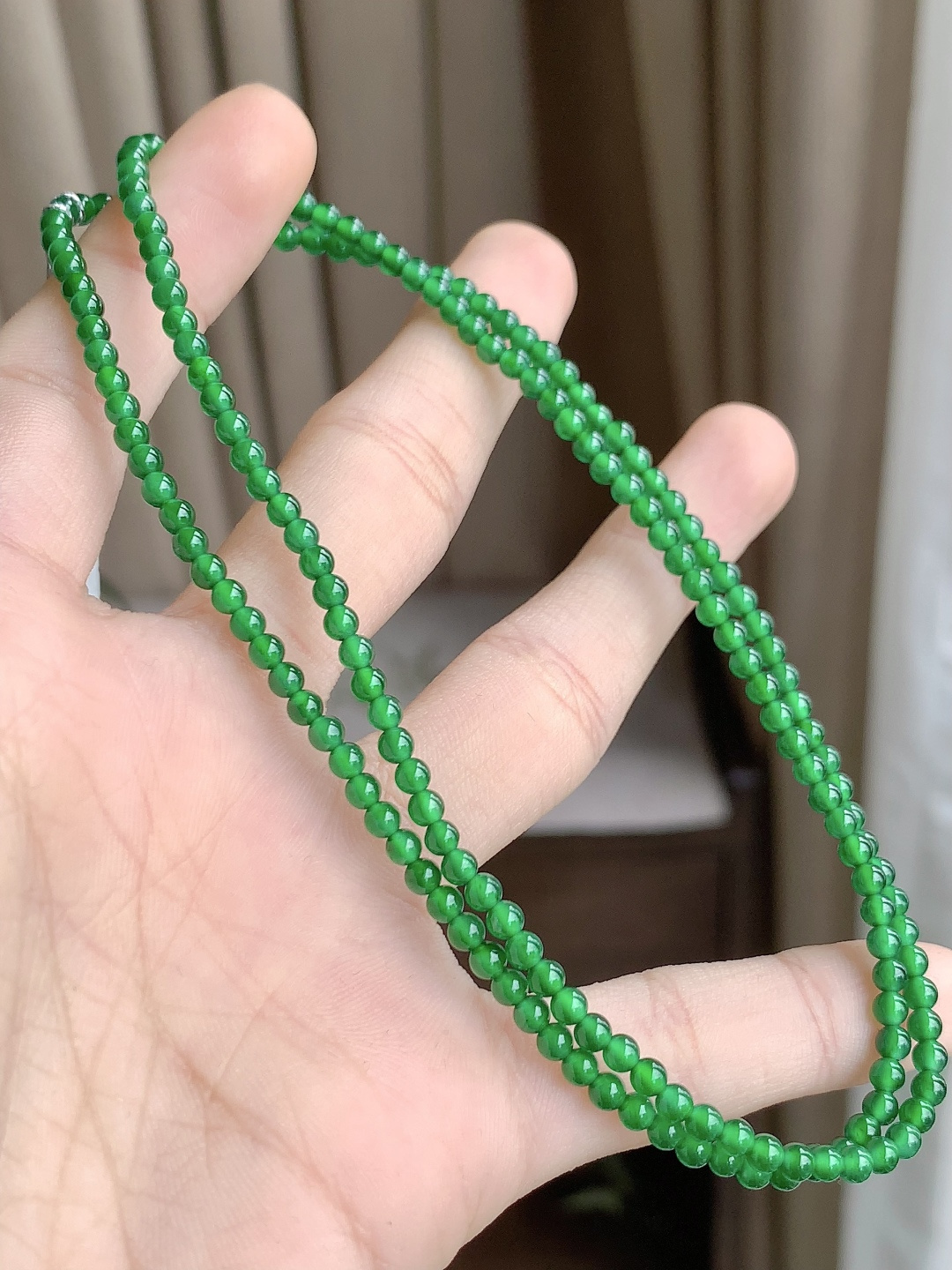 【珠子】冰阳绿珠链圆珠子珠链【说明】 性比高【尺寸】3mm，25cm【重量】9.2克